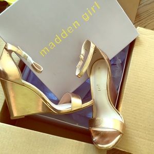 New in box! Madden Girl Willow Wedges
